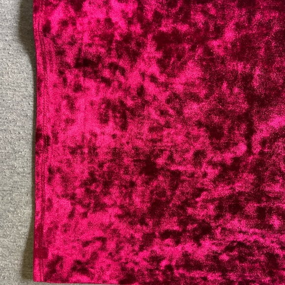 Small burgundy velvet backless Lulus dress - Picture 4 of 16